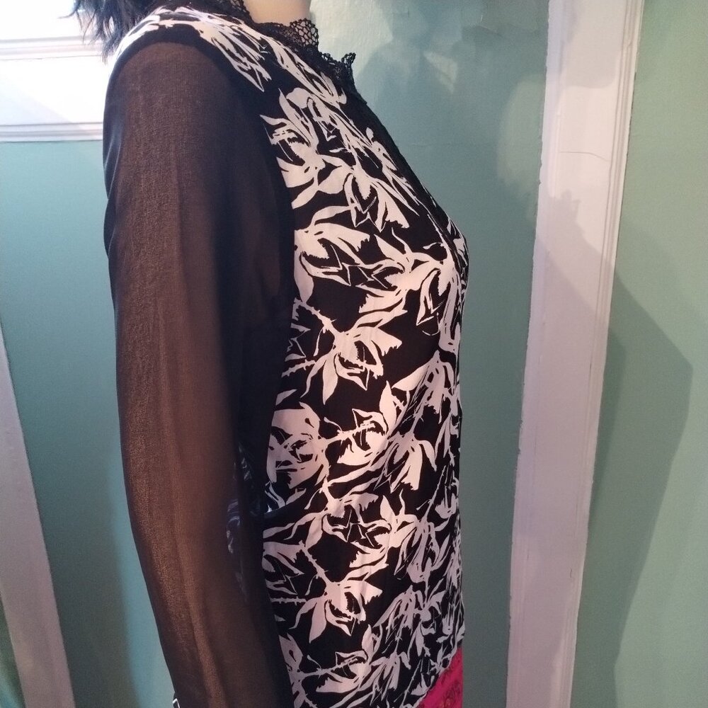 Yyigal Black & White Long Sleeves Blouse Size Large